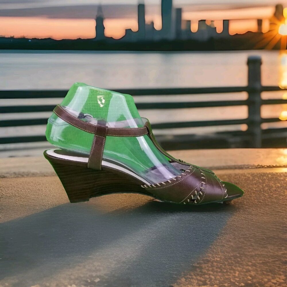✅ Naturalizer Switched Brown Leather Wedge Heel Slingback Sandals Women's 10M